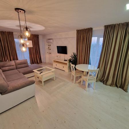 Wizz Pilot Residence Отопень Екстер'єр фото