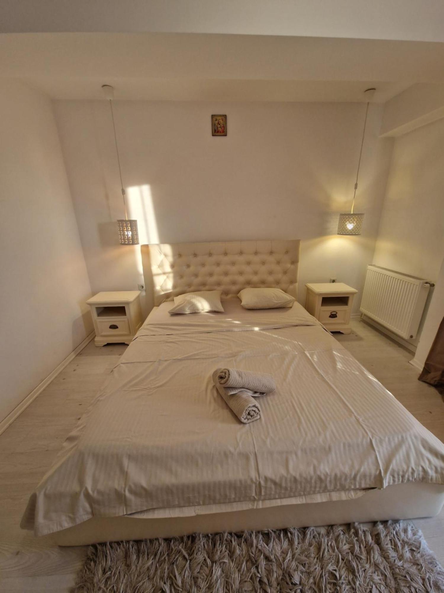 Wizz Pilot Residence Отопень Екстер'єр фото