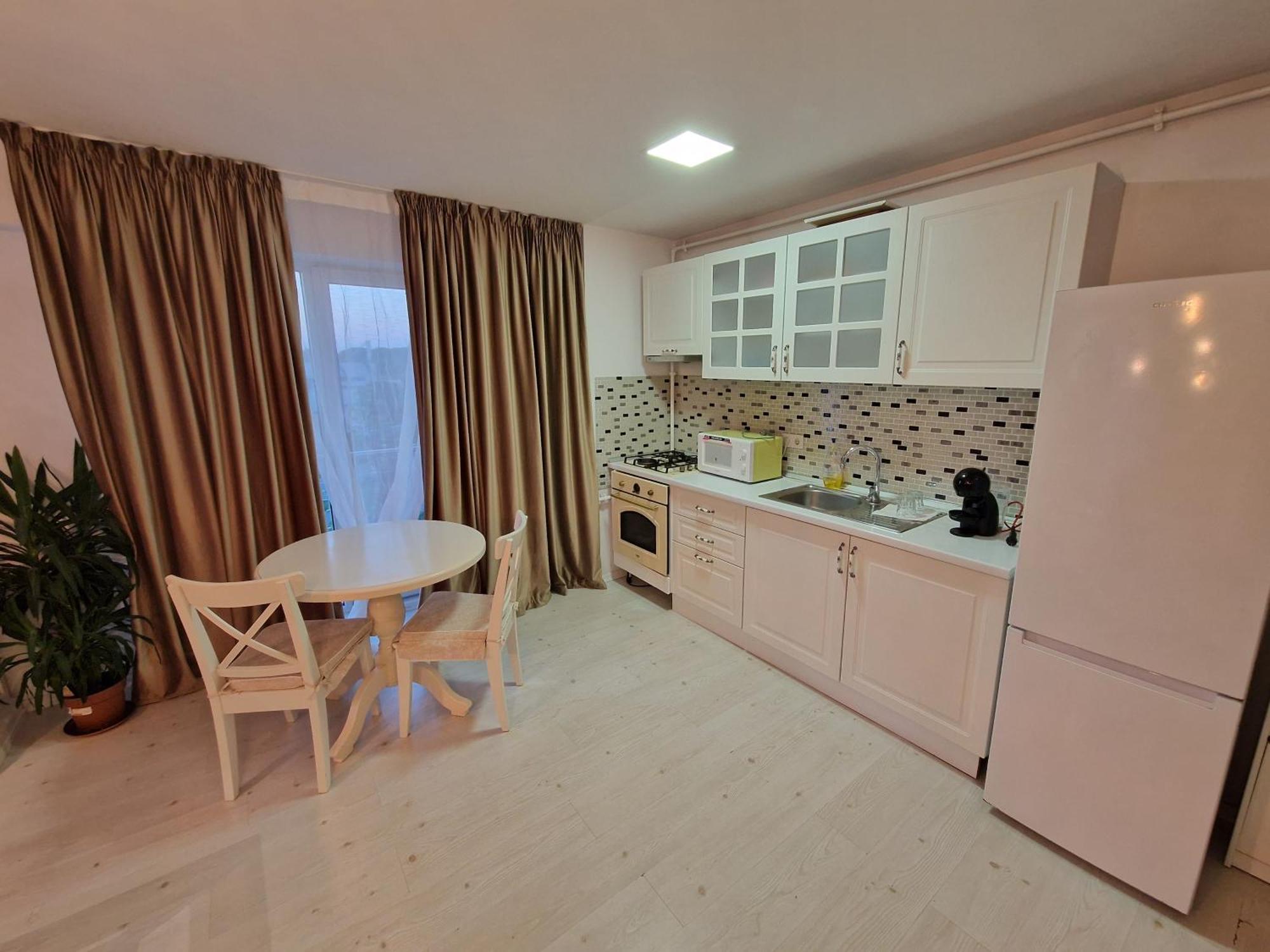 Wizz Pilot Residence Отопень Екстер'єр фото